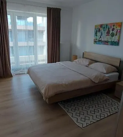 Lau Qualis Zona Coresi Mall