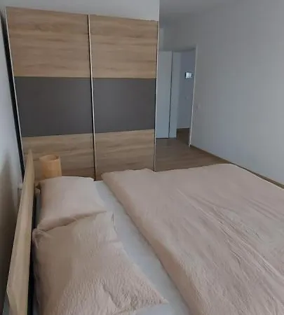 Lau Qualis Zona Coresi Mall Brašov