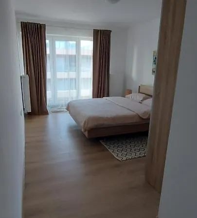 Lau Qualis Zona Coresi Mall *