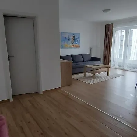 Lau Qualis Zona Coresi Mall * Braşov