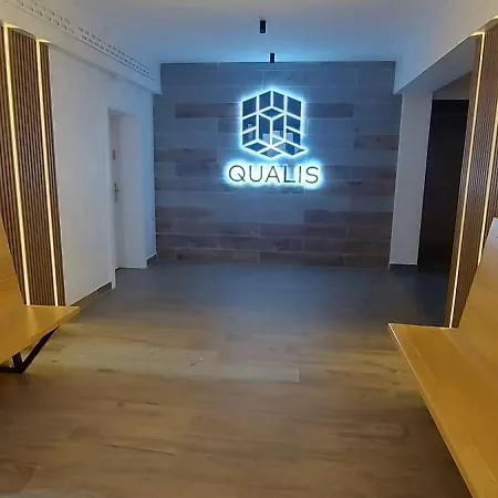 Apartmán Lau Qualis Zona Coresi Mall