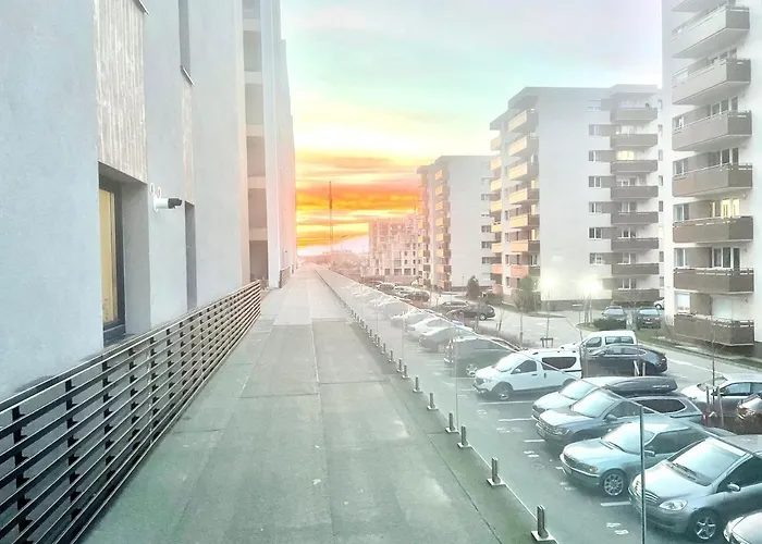 Lau Qualis Zona Coresi Mall Appartement *