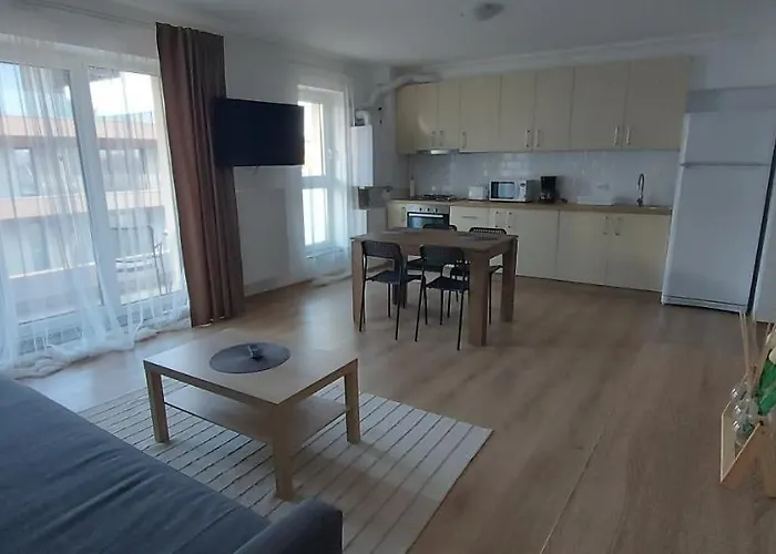 Lau Qualis Zona Coresi Mall Appartement