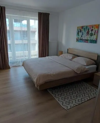 Lau Qualis Zona Coresi Mall