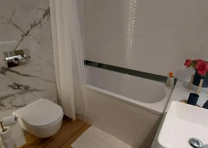 Appartement Lau Qualis Zona Coresi Mall *