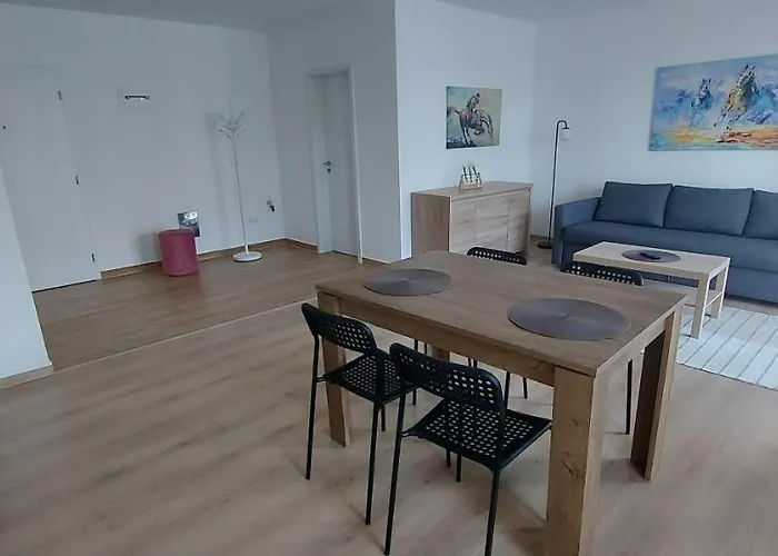 Lau Qualis Zona Coresi Mall Appartement