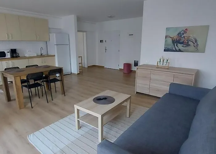 Lau Qualis Zona Coresi Mall *