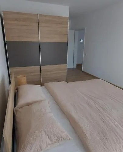 Lau Qualis Zona Coresi Mall Braşov