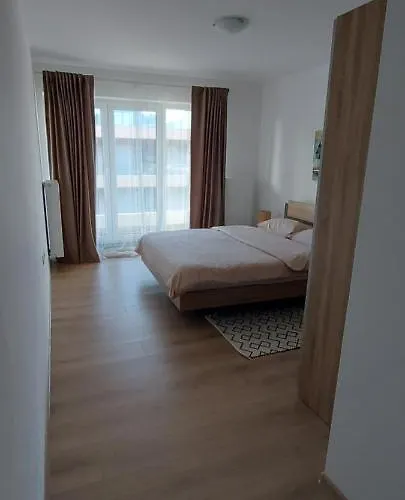 Lau Qualis Zona Coresi Mall *