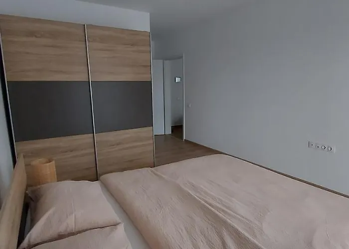 Appartement Lau Qualis Zona Coresi Mall *